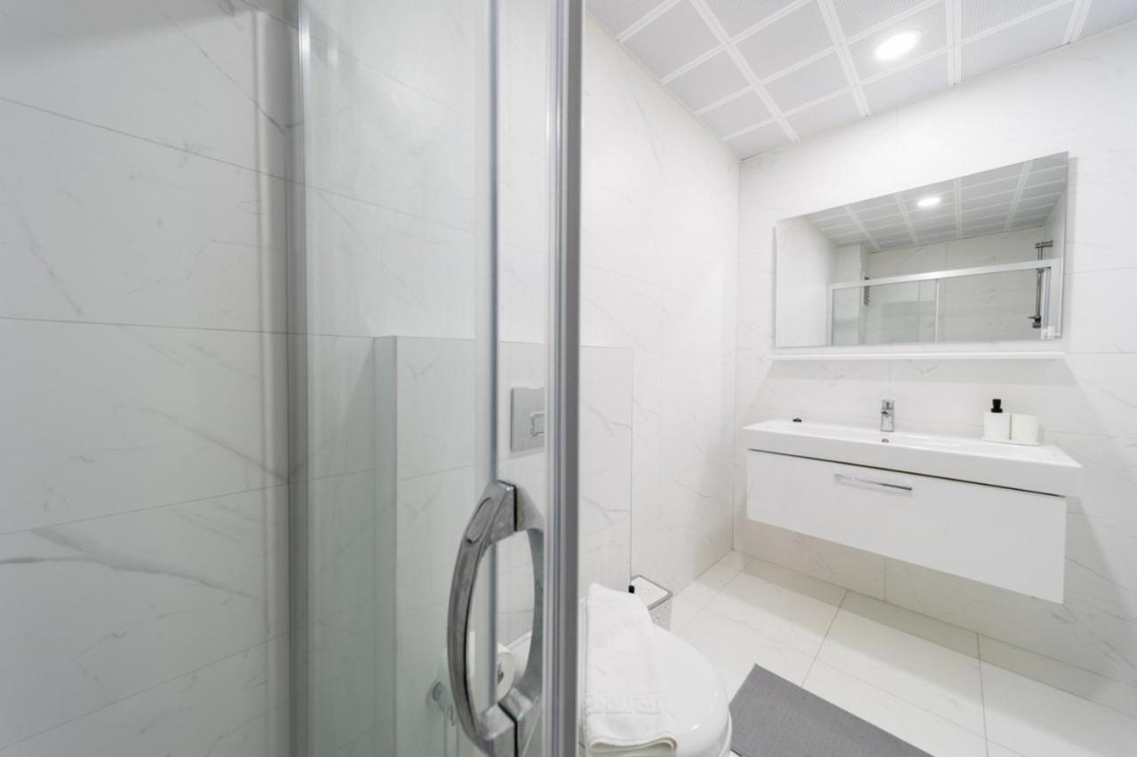 Central Flat With Balcony Near Sea In Muratpasa Apartment อันตัลยา ภายนอก รูปภาพ